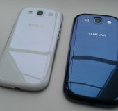 Picture Special   Samsung Galaxy SIII   Pebble blue vs white