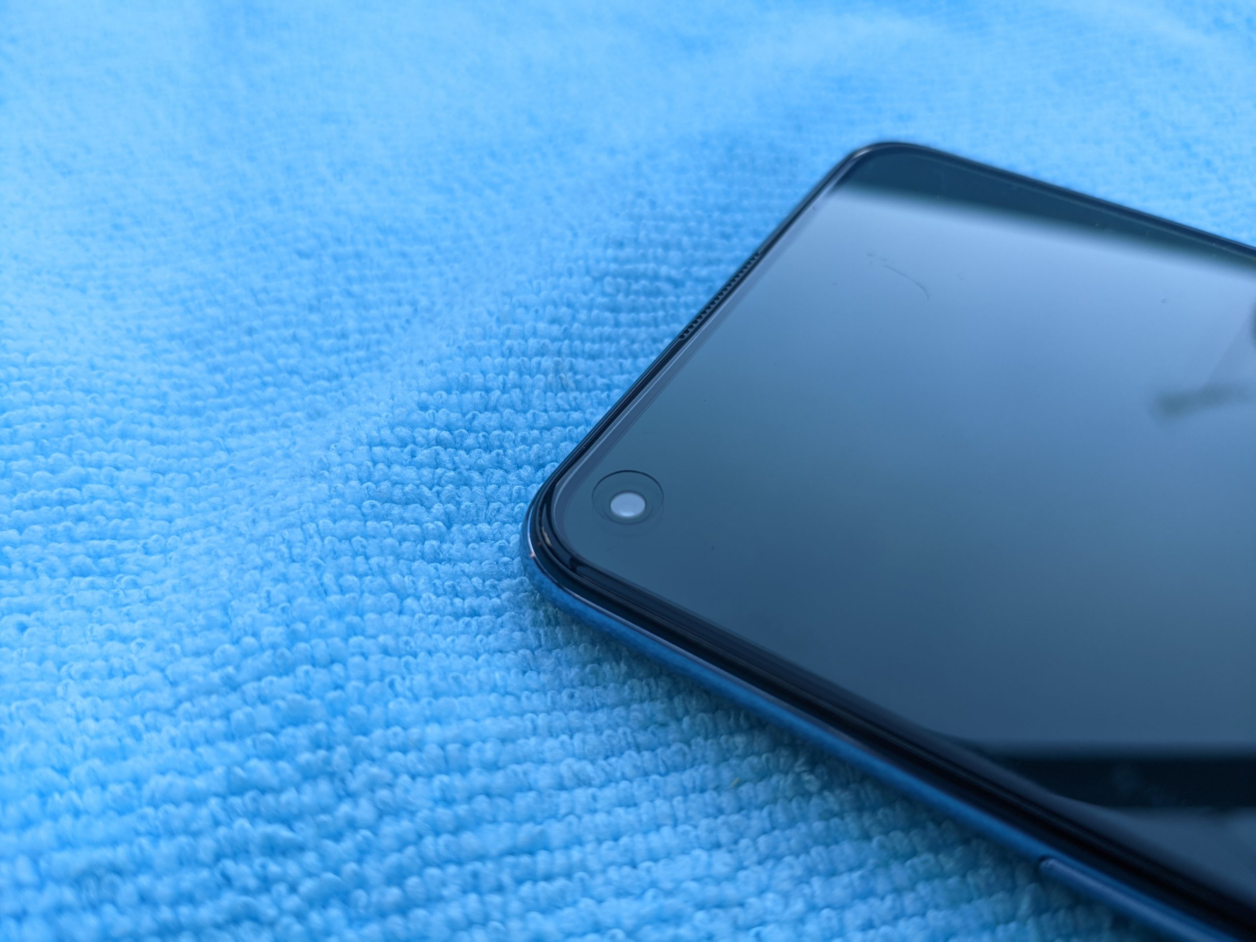 Does OnePlus Nord 2 5G support face unlock or fingerprint unlock?